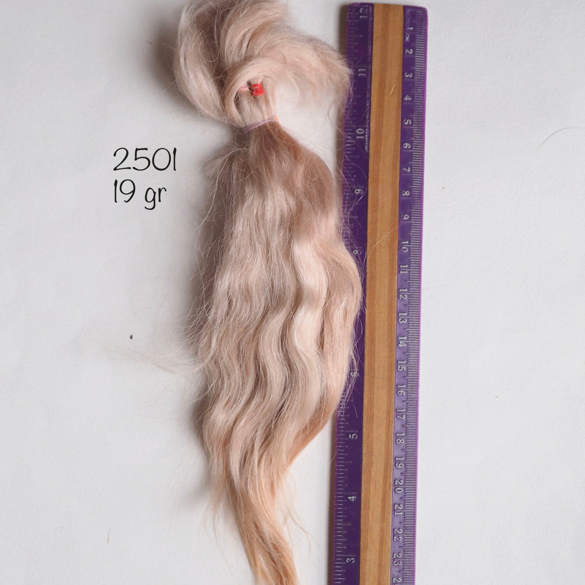 Premium baby blue Angora mohair locks — soft, curly, and hand-processed. Perfect for Blythe doll rerooting, Reborn rooting, Waldorf dolls, and OOAK art dolls.