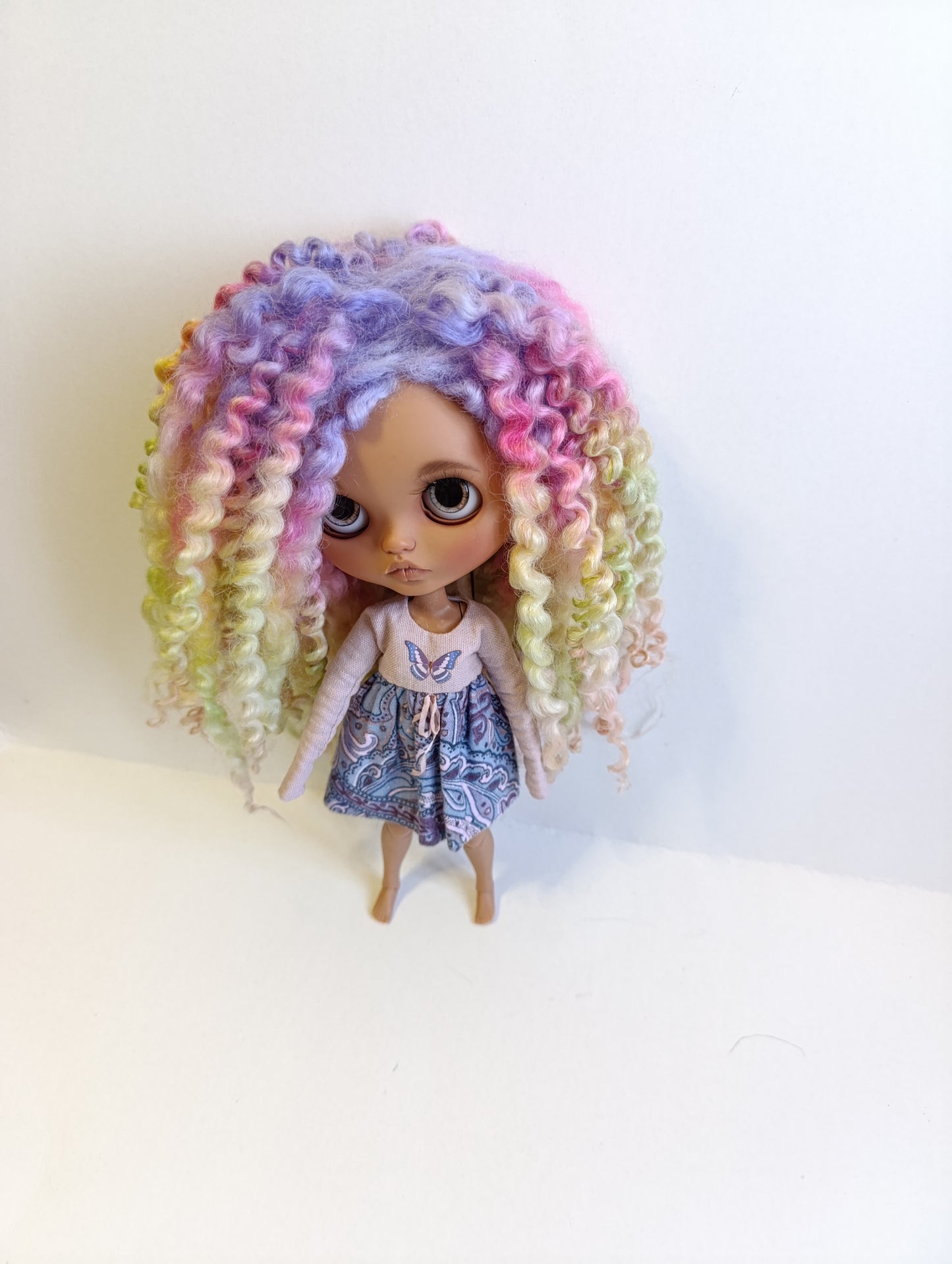 Blythe poupée cheveux complet perruque cuir chevelu de laine de mouton serrures ombre cheveux 3 couleurs.