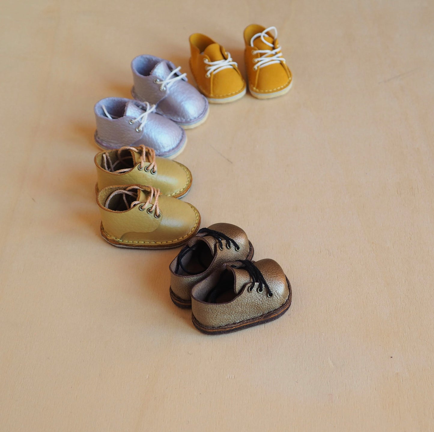 Scarpe da bambola stivali per Paola Reina