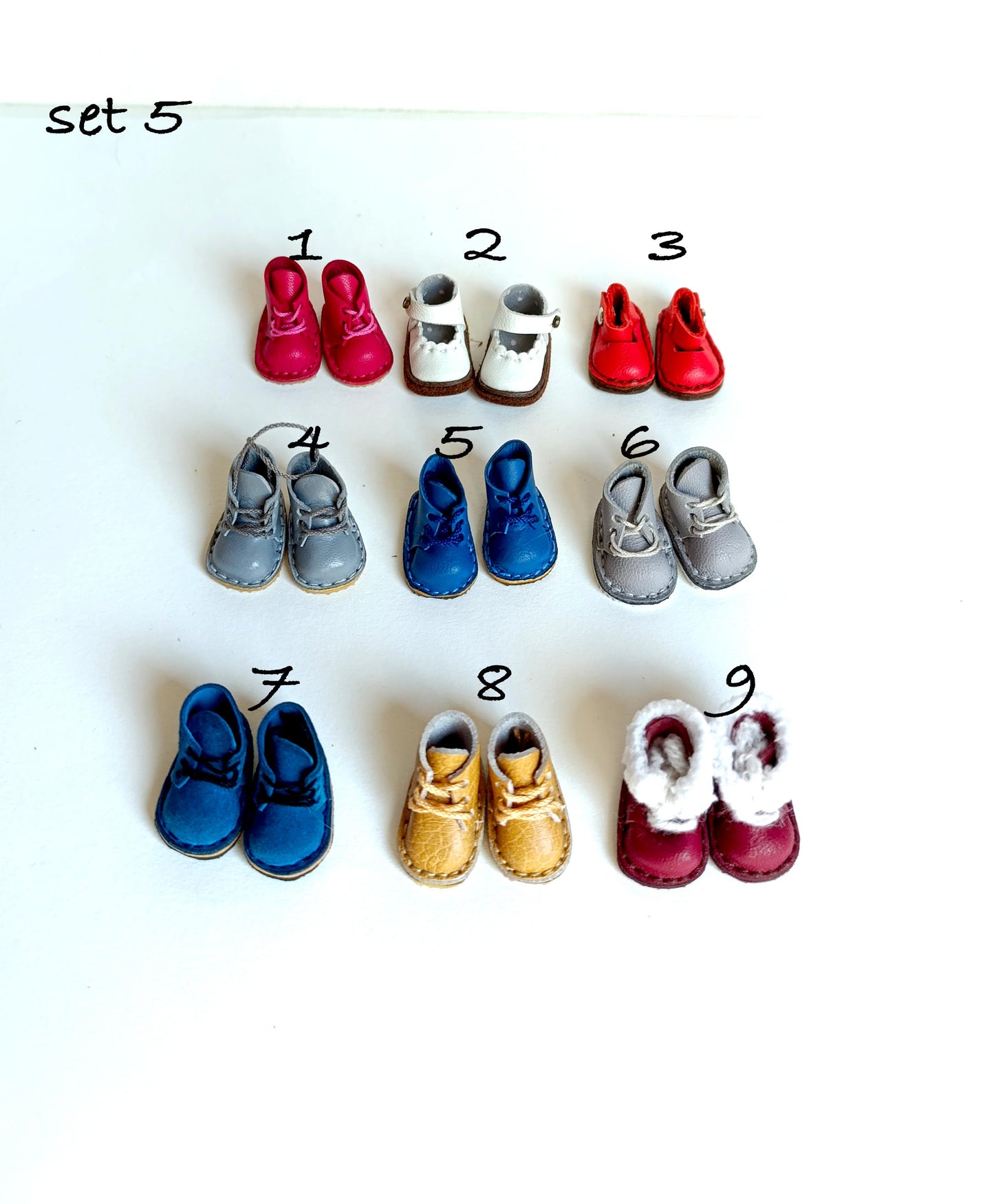 Chaussures de poupée Blythe.