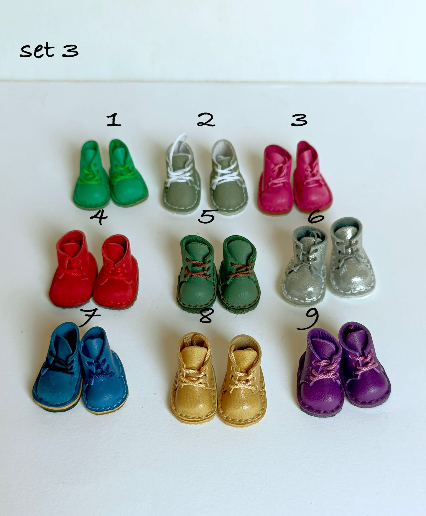 Chaussures de poupée Blythe.
