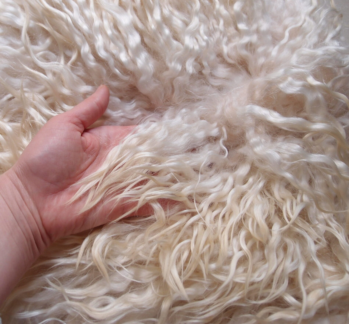 Angora mohair Pelle di agnello bambola 13-17 cm Capelli crema ciocche bianche.