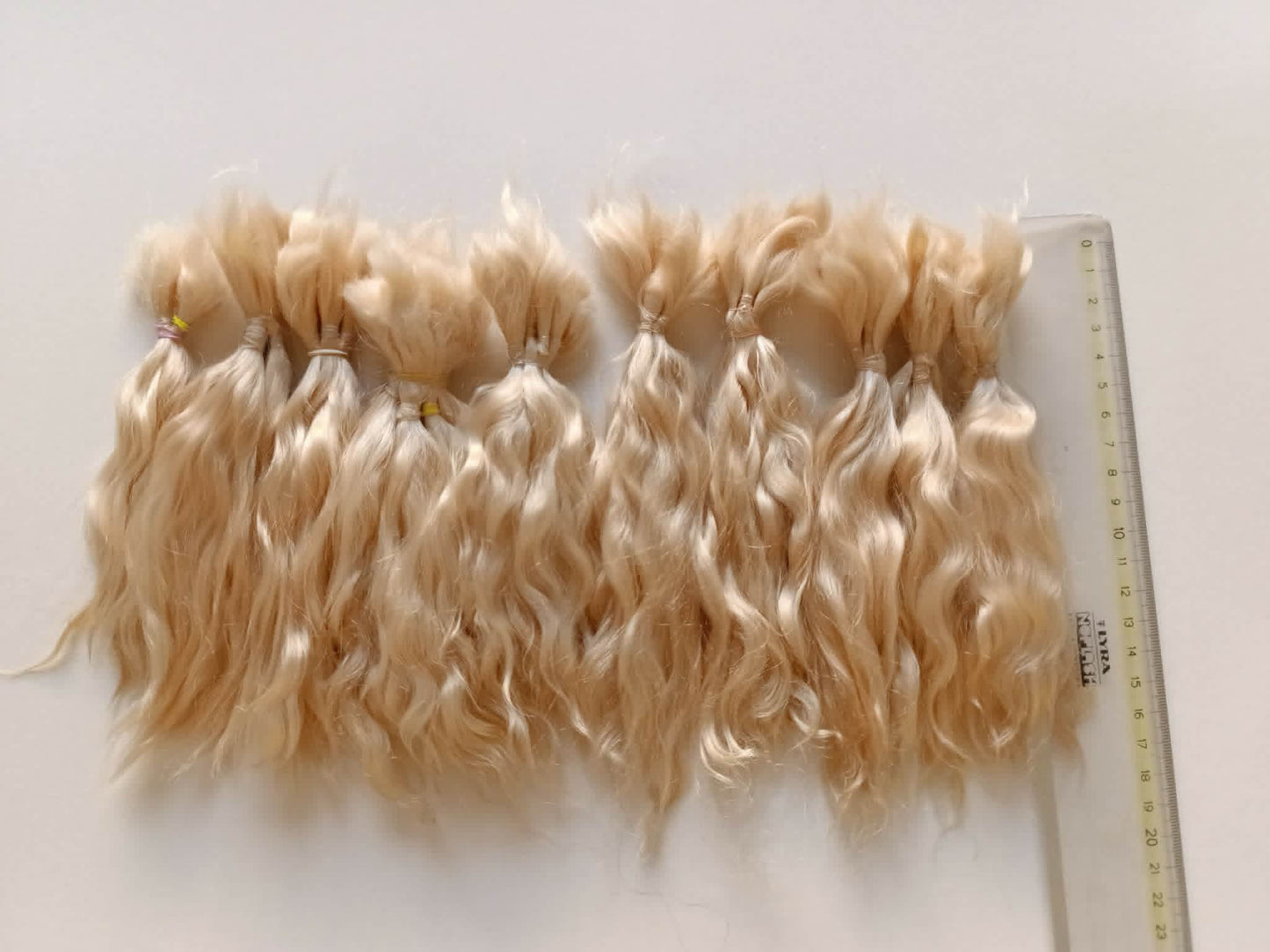 Mohair Combed locks baby blonde N040 for reroot
