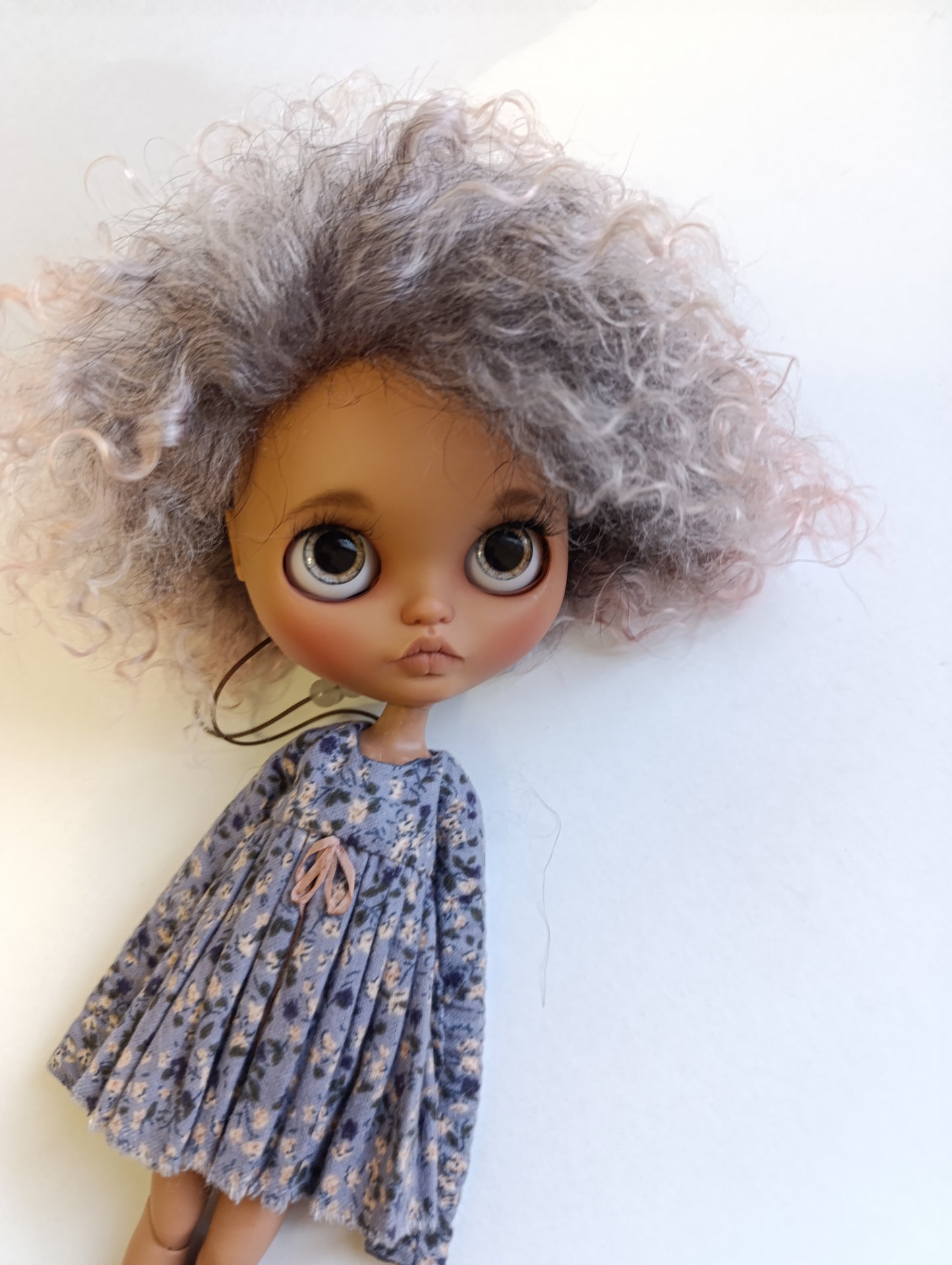 Qbaby Blythe pullip pink gray doll Angora Mohair Natural curly complete scalp