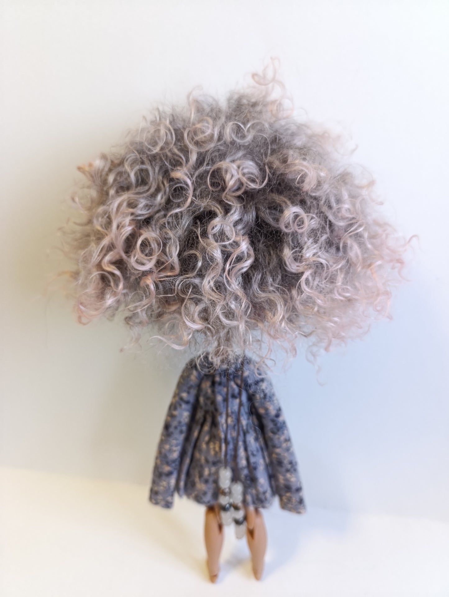 Qbaby Blythe pullip pink gray doll Angora Mohair Natural curly complete scalp