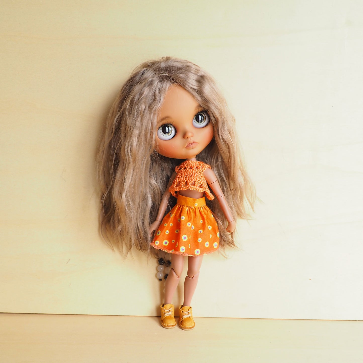 Orange 3 pz clothes for blythe Doll : shoes and knitted crochet T-shirt, skirt