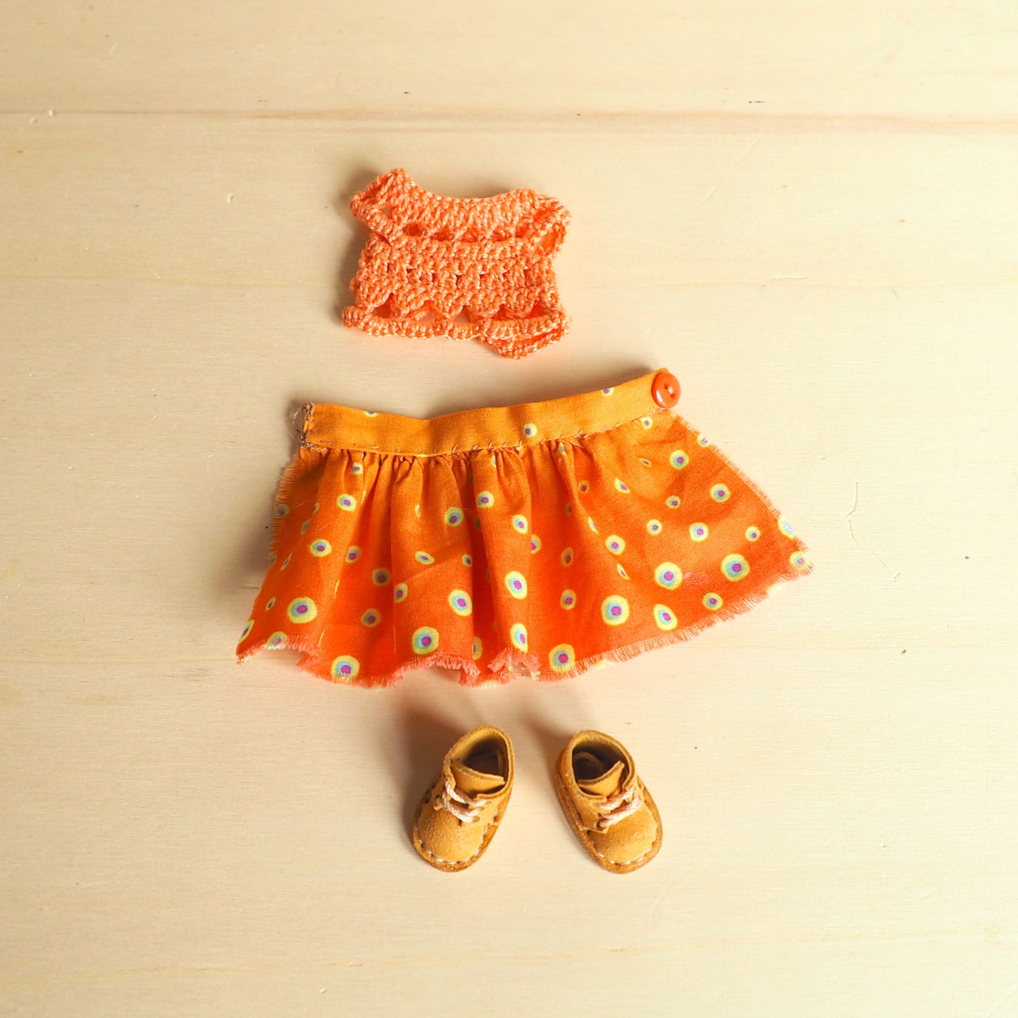 Orange 3 pz clothes for blythe Doll : shoes and knitted crochet T-shirt, skirt