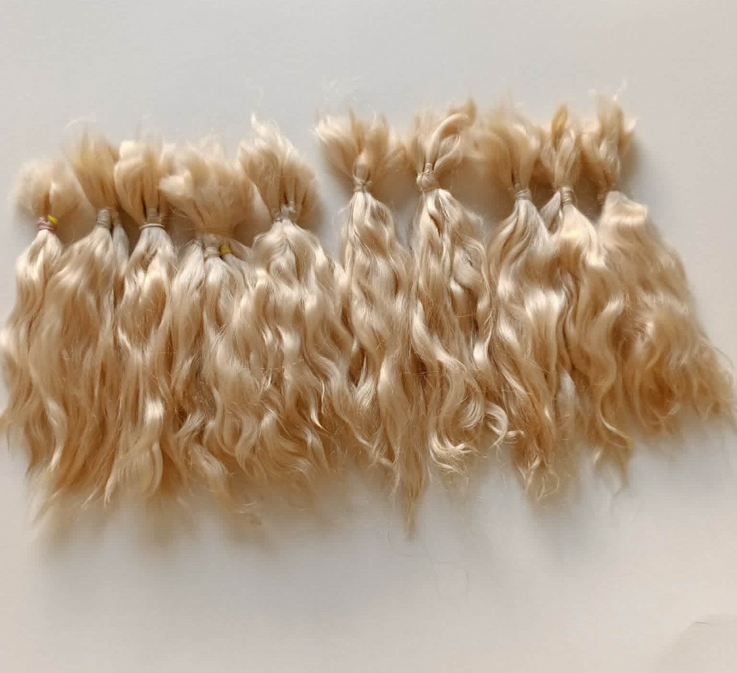 Mohair Combed locks baby blonde N040 for reroot