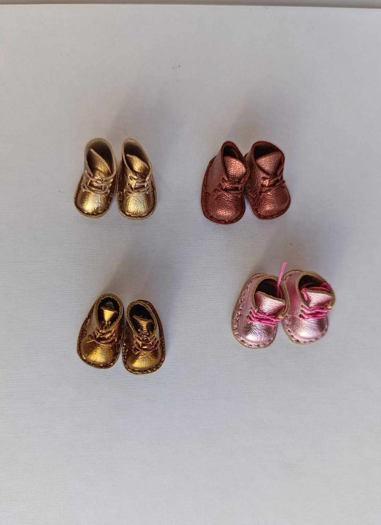 Blythe Doll shoes metallic.