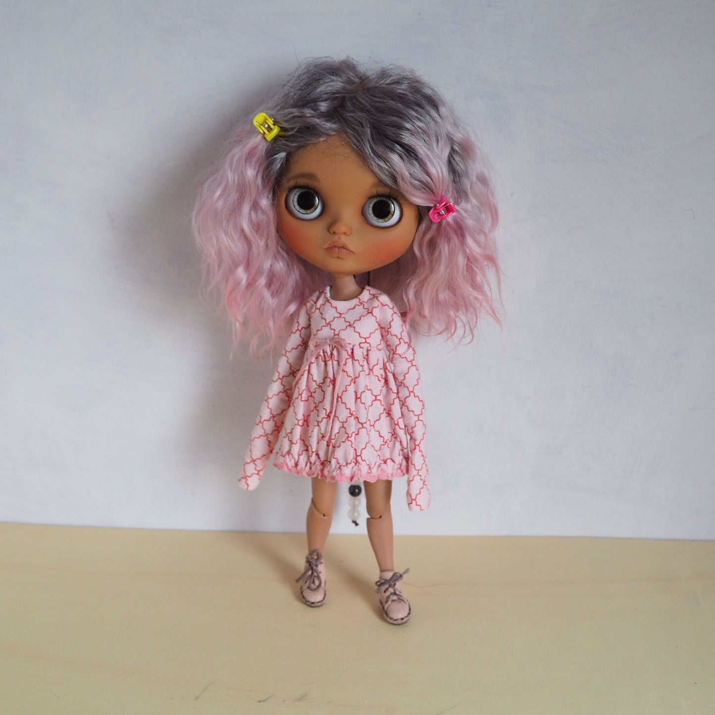 Qbaby Blythe pullip pink gray doll Angora Mohair Natural curly bjd wig