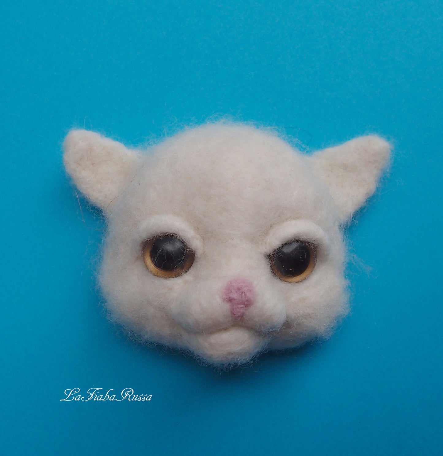 cat brooch Needle felted white - Brooch or magnet