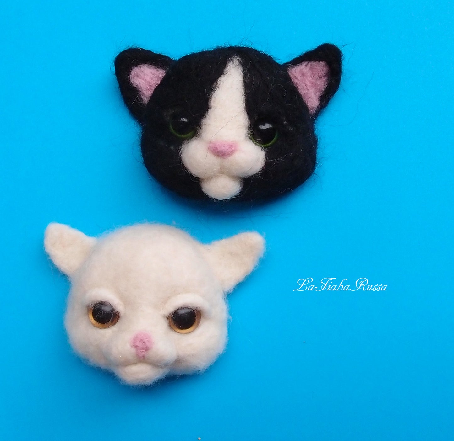 cat brooch Needle felted white - Brooch or magnet