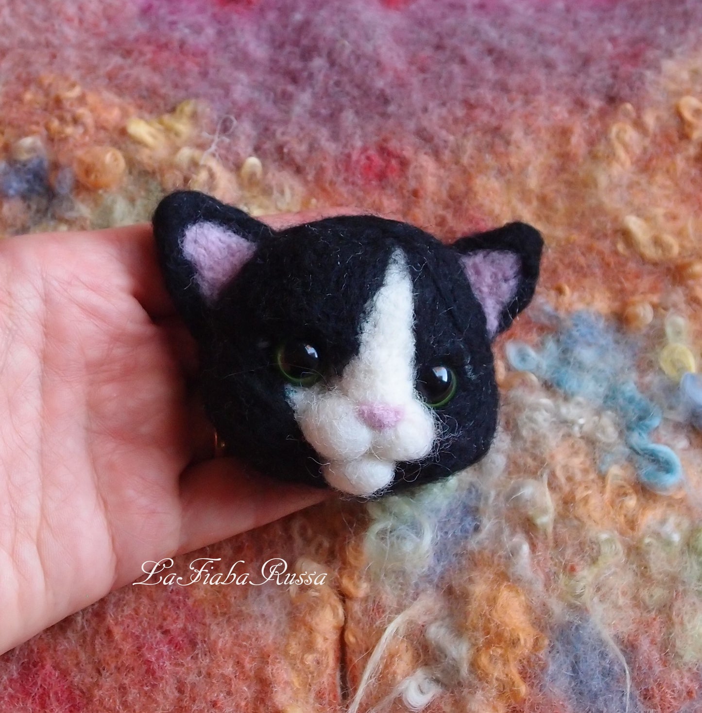 Spilla gatto Ago in feltro bianco e nero - Spilla o calamita